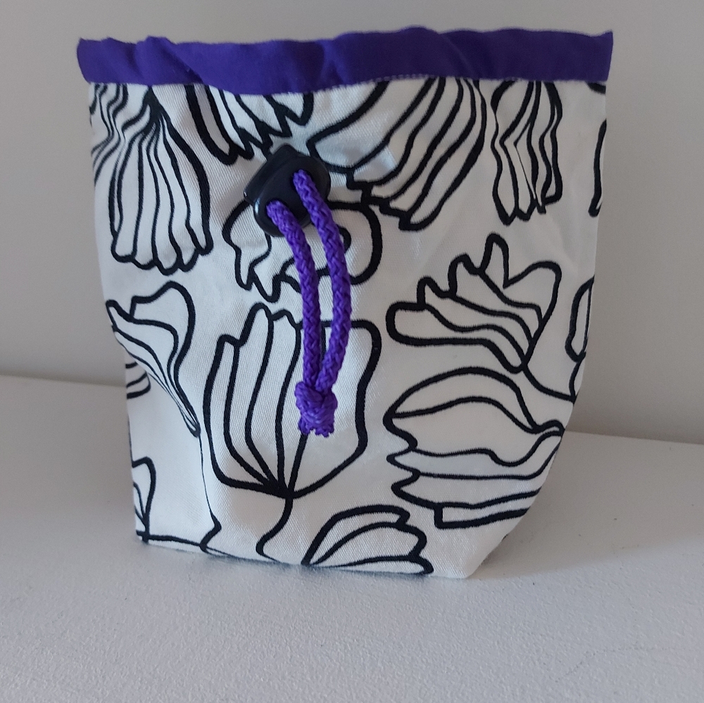 Climbing chalk bag and/or foraging bag